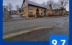 2 Bedroom Apartment, Free Parking